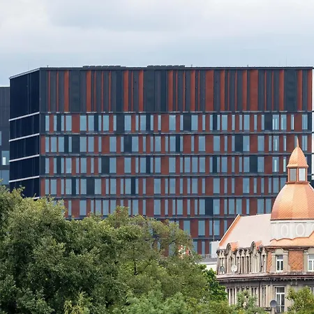 Kilinskiego Spacious With Parking In By Renters