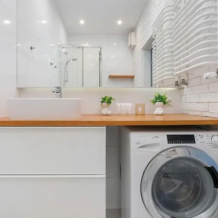 Kilinskiego Spacious With Parking In By Renters 아파트 우치