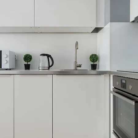 아파트 Kilinskiego Spacious With Parking In By Renters