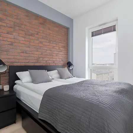 Kilinskiego Spacious With Parking In By Renters * 우치