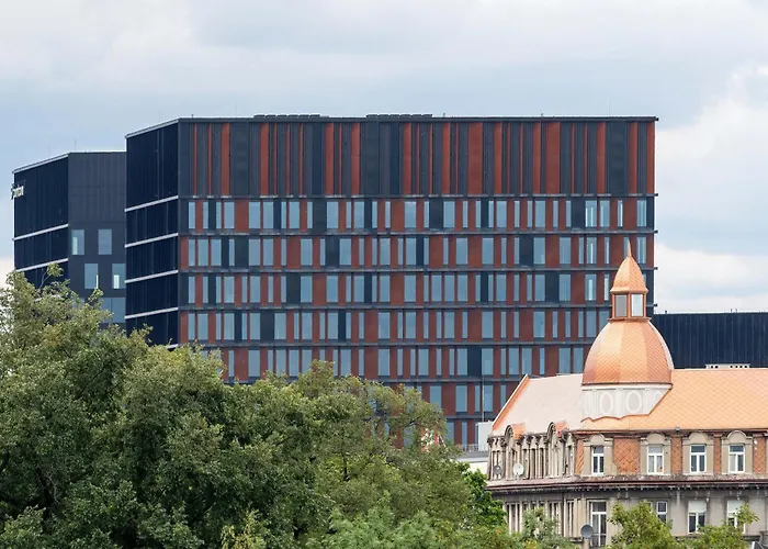 Kilinskiego Spacious With Parking In By Renters