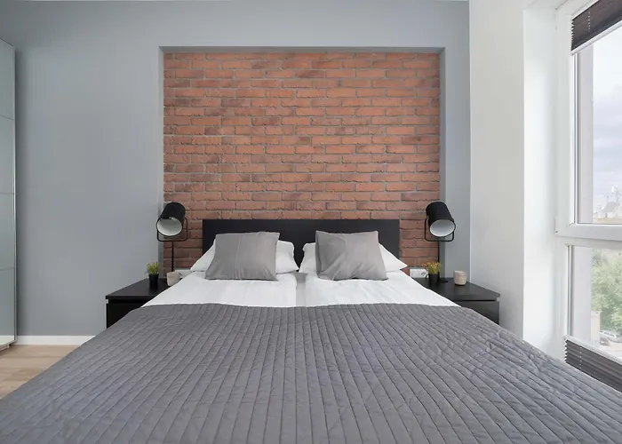 Kilinskiego Spacious With Parking In By Renters アパート ウッチ