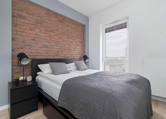 Kilinskiego Spacious With Parking In By Renters * ウッチ